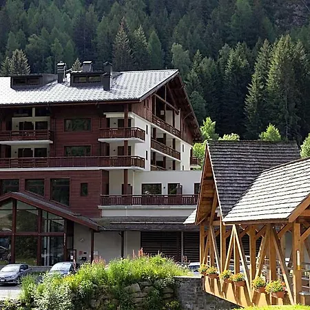 Hotel In France Near Slopes Chamonix